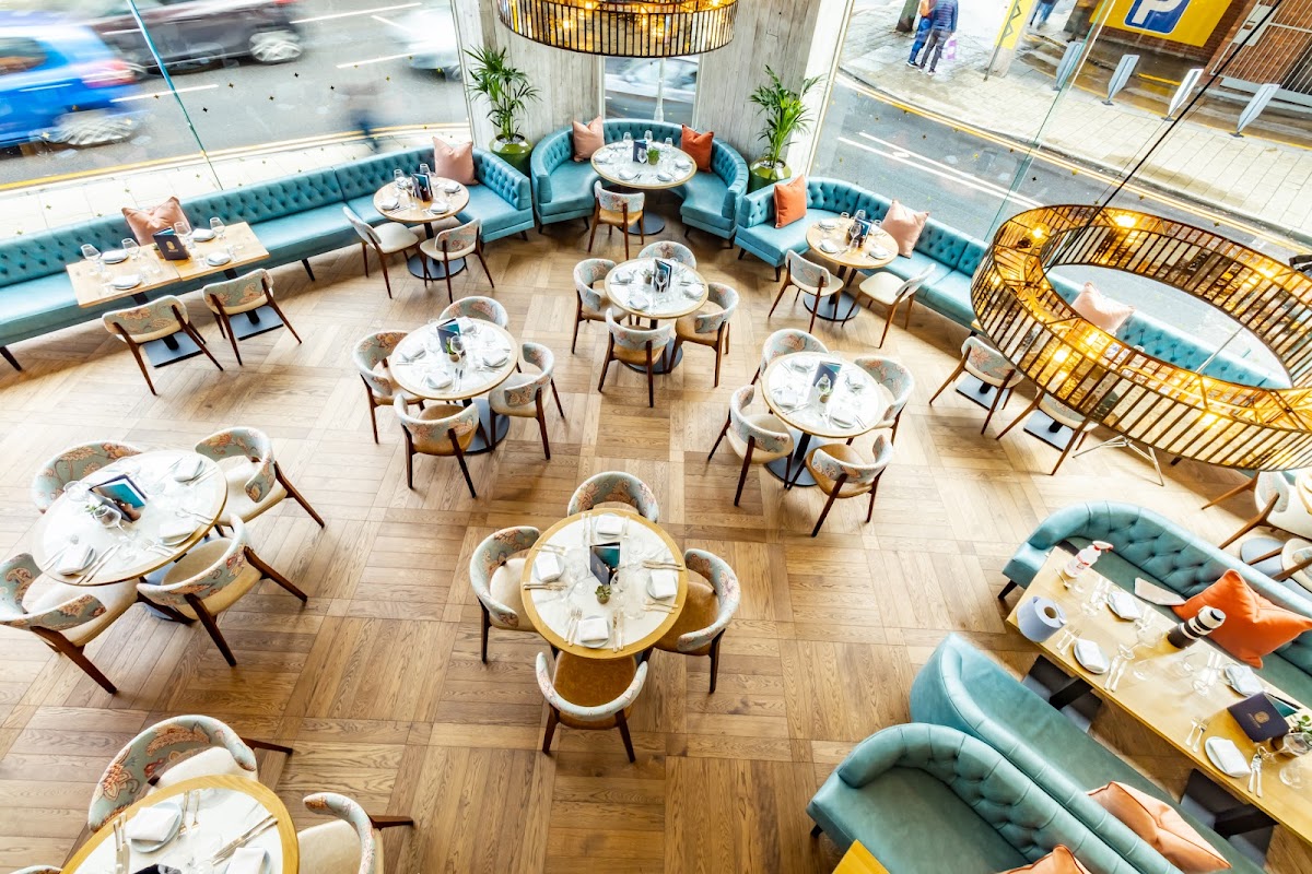 Artezzan Restaurant & Bar